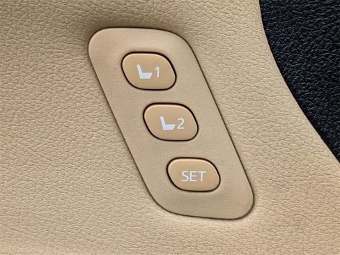 Used 2013 Toyota Avalon XLE Premium image 23