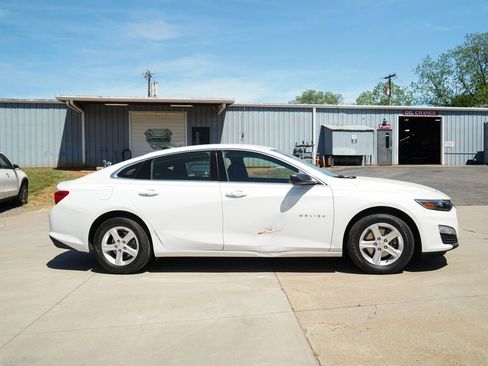Used 2022 Chevrolet Malibu LS image 3