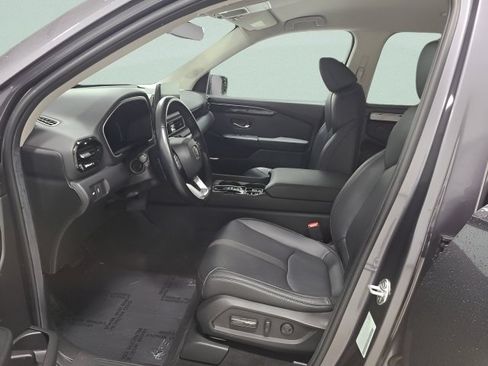 Used 2025 Honda Pilot EX-L image 16
