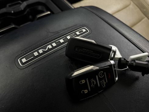 Used 2020 RAM 1500 Limited w/ Advanced Safety Group AWD/4WD image 34