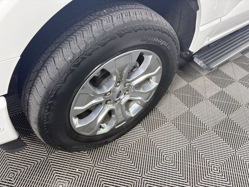 Certified 2022 Ford F150 Platinum w/ FX4 Off-Road Package AWD/4WD image 9