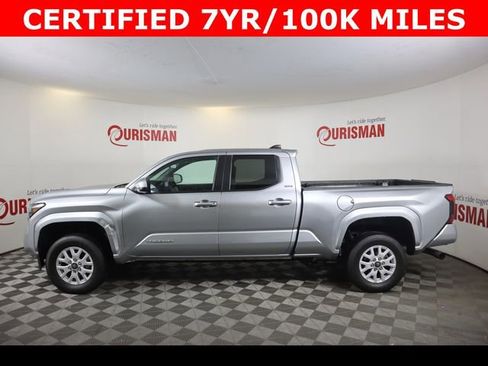 Used 2025 Toyota Tacoma SR5 AWD/4WD image 4