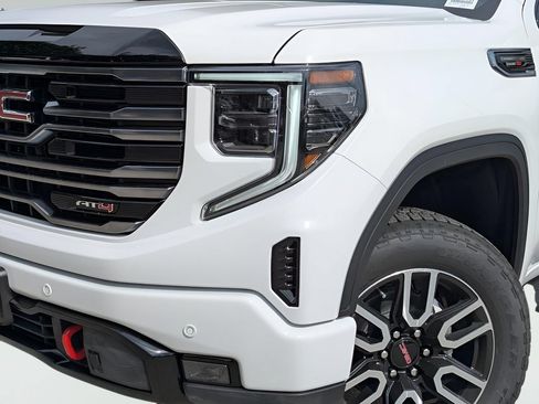 Used 2025 GMC Sierra 1500 AT4 w/ AT4 Premium Package AWD/4WD image 3