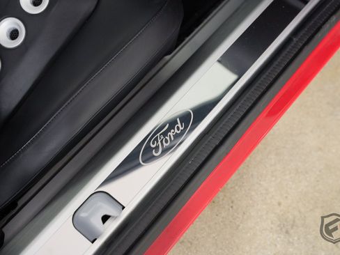 Used 2006 Ford GT RWD image 27
