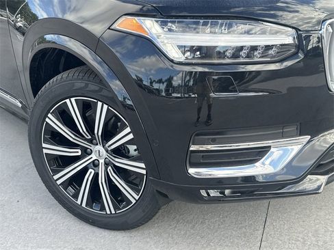 New 2025 Volvo XC90 B6 Plus w/ Protection Package Premier image 2