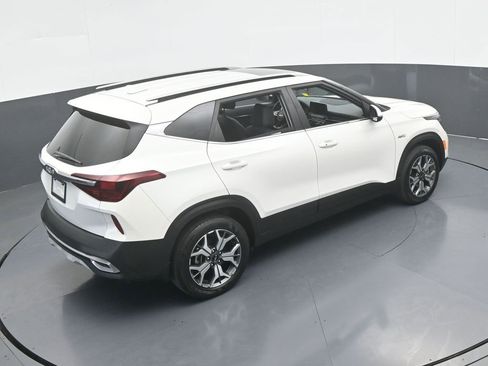 Used 2023 Kia Seltos EX image 55