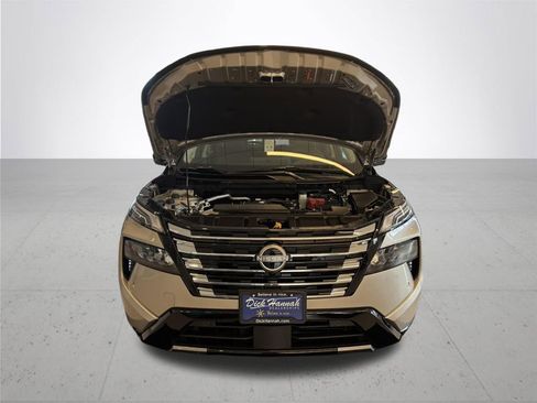 New 2026 Nissan Rogue Platinum image 4