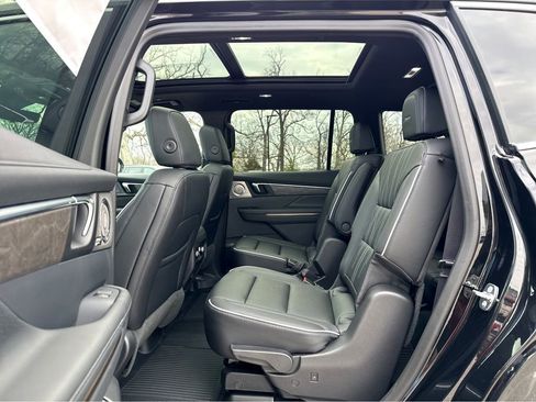 New 2026 Buick Enclave Avenir w/ Super Cruise Package AWD/4WD image 8