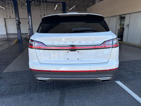 Used 2022 Lincoln Nautilus Reserve w/ Equipment Group 201A image 6