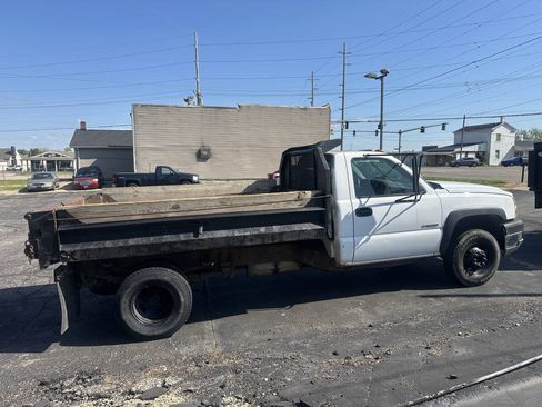Used 2005 Chevrolet Silverado 3500 2WD Regular Cab image 5