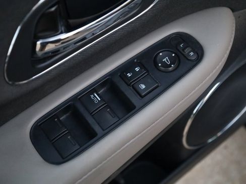 Used 2020 Honda HR-V EX image 12