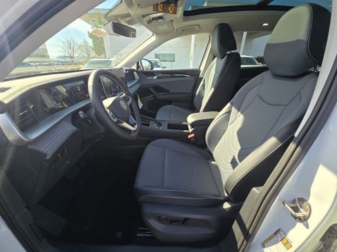 New 2026 Volkswagen Tiguan SE AWD/4WD image 25