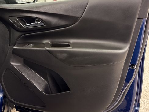 Used 2023 Chevrolet Equinox LT image 25