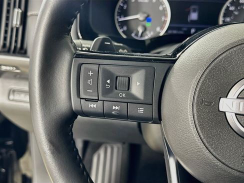 Used 2023 Nissan Pathfinder SL AWD/4WD image 13