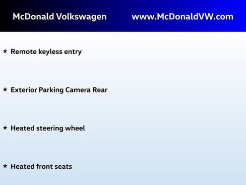 Used 2023 Volkswagen Taos SE w/ Panoramic Sunroof Package image 5