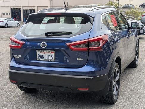 Used 2021 Nissan Rogue Sport SL w/ Premium Package image 3