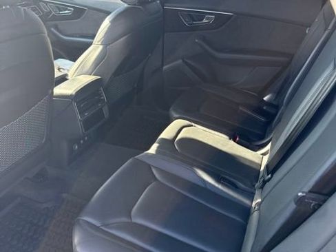 Used 2019 Audi Q8 Prestige AWD/4WD image 9