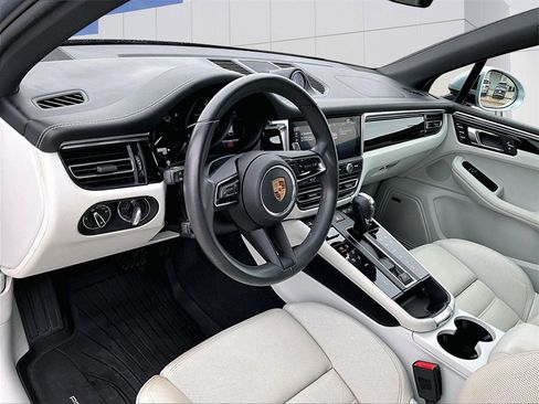 Used 2022 Porsche Macan image 4