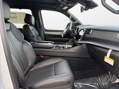 New 2026 Jeep Grand Wagoneer L Limited AWD/4WD image 15