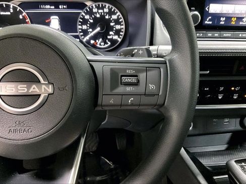 Used 2023 Nissan Rogue S image 19