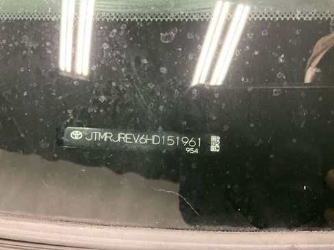 Used 2017 Toyota RAV4 XLE w/ Carpet Mat Package image 13