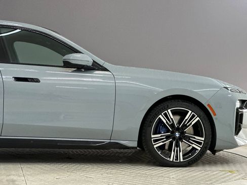 Certified 2023 BMW 760i xDrive image 35