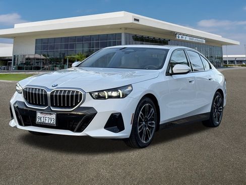 Certified 2024 BMW 530i w/ M Sport Package image 5