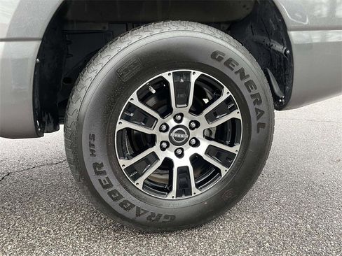 Used 2024 Nissan Titan SV image 10