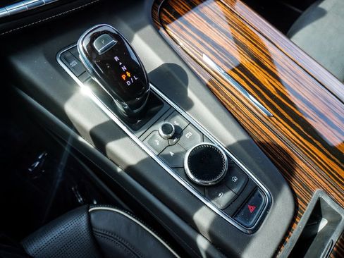 Used 2023 Cadillac Escalade Premium Luxury RWD image 23