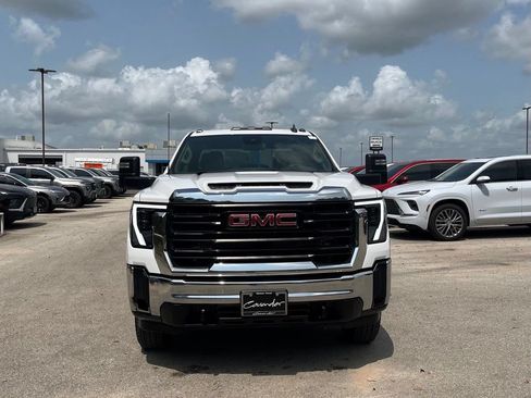 Used 2025 GMC Sierra 3500 Pro AWD/4WD image 2
