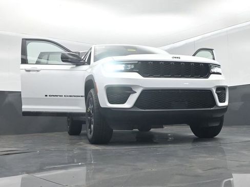 New 2025 Jeep Grand Cherokee Altitude image 63