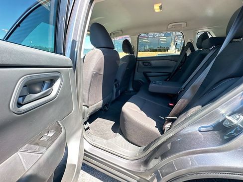 Used 2024 Nissan Rogue S FWD image 17