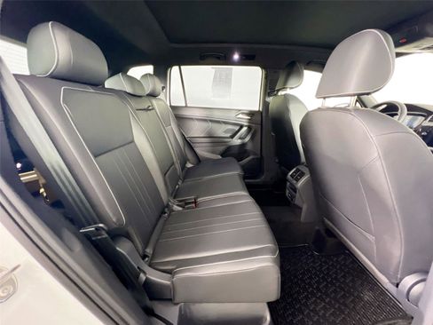 Used 2024 Volkswagen Tiguan SE R-Line image 24