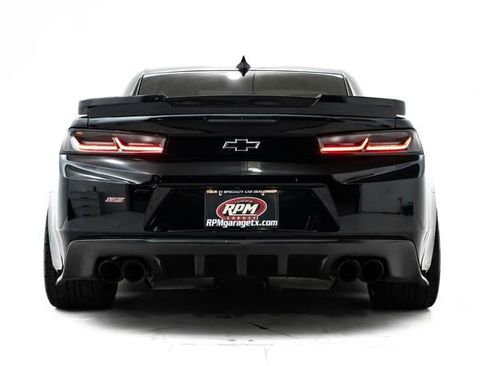 Used 2016 Chevrolet Camaro SS RWD image 3