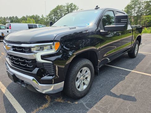 Used 2023 Chevrolet Silverado 1500 LT w/ Protection Package AWD/4WD image 1