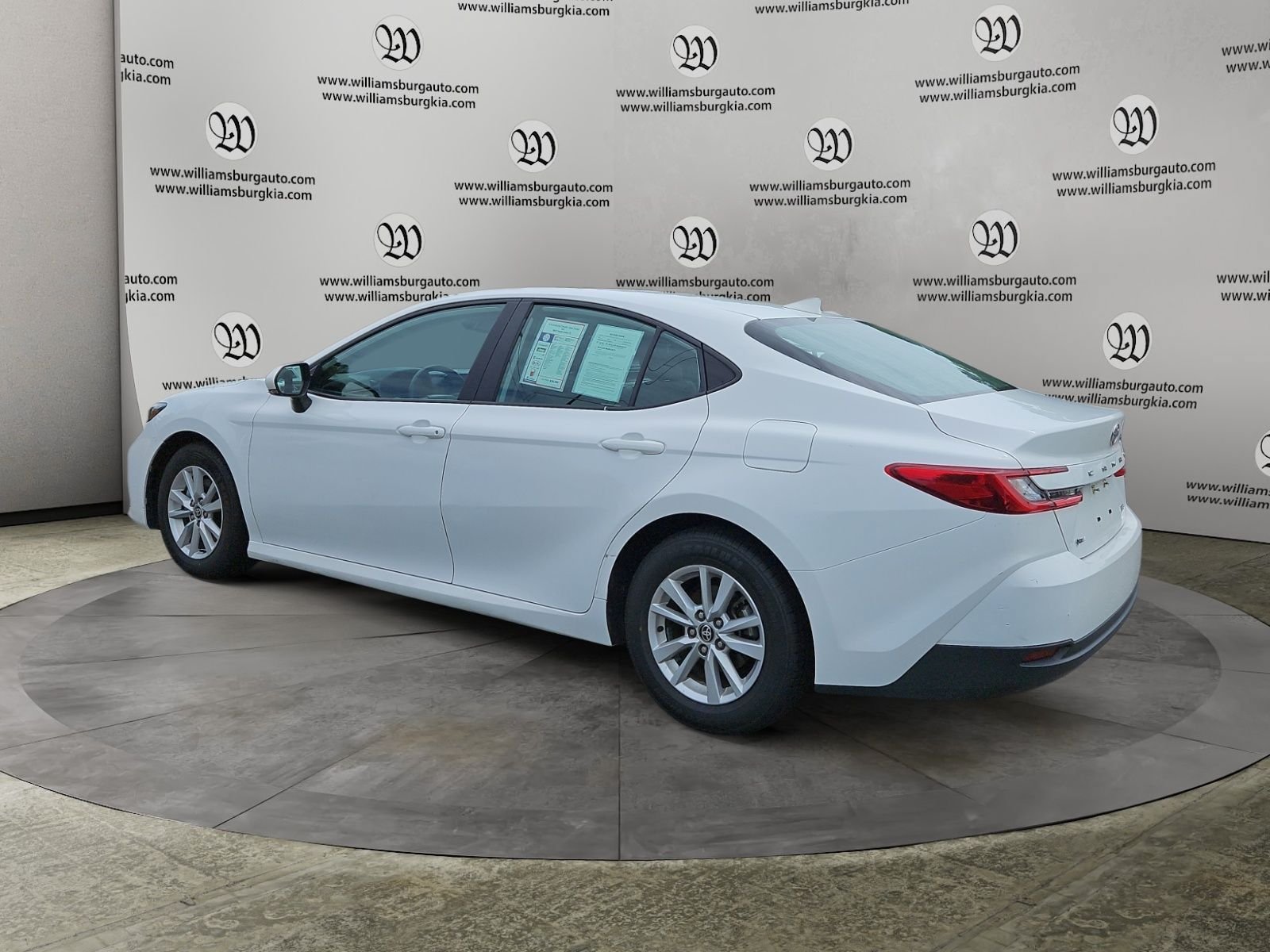 Used 2025 Toyota Camry LE FWD image 3