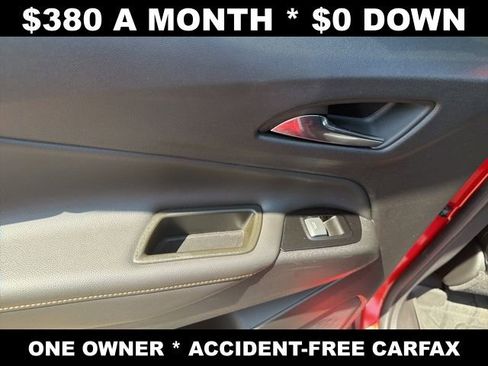 Used 2023 Chevrolet Equinox Premier image 32