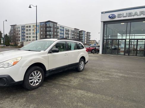 Used 2014 Subaru Outback 2.5i image 3