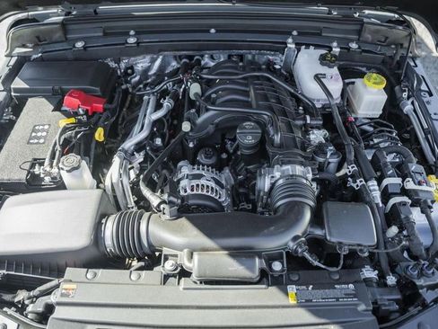 New 2025 Jeep Gladiator Sport w/ Premium Package image 19