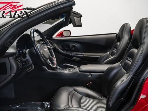 Used 2001 Chevrolet Corvette Convertible w/ Preferred Equipment Group2 image 33