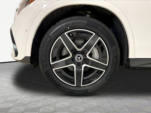 Used 2024 Mercedes-Benz GLC 300 4MATIC w/ AMG Line image 34