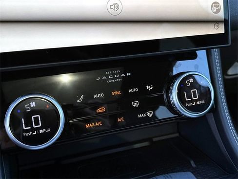 New 2025 Jaguar F-PACE R-Dynamic S image 22