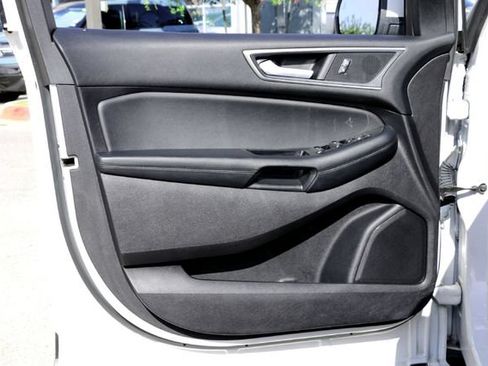 Used 2019 Ford Edge SEL w/ Equipment Group 201A FWD image 21
