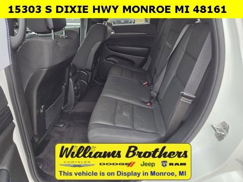 Used 2019 Jeep Grand Cherokee Laredo image 13