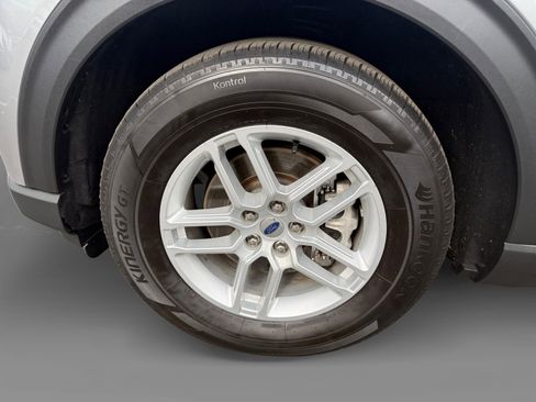 Used 2025 Ford Explorer Active w/ Active Comfort Package image 9