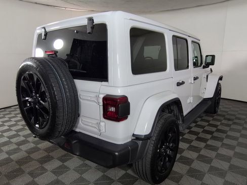 Certified 2025 Jeep Wrangler Unlimited Sahara AWD/4WD image 6