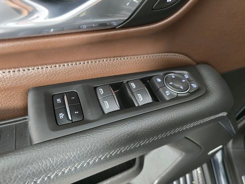 Used 2021 GMC Yukon Denali w/ Denali Ultimate Package AWD/4WD image 21