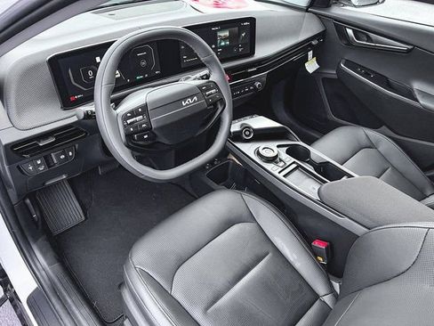 New 2025 Kia EV6 Wind image 11