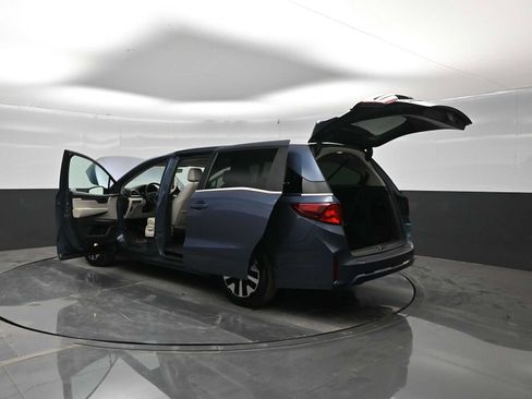 Used 2025 Honda Odyssey EX-L image 42
