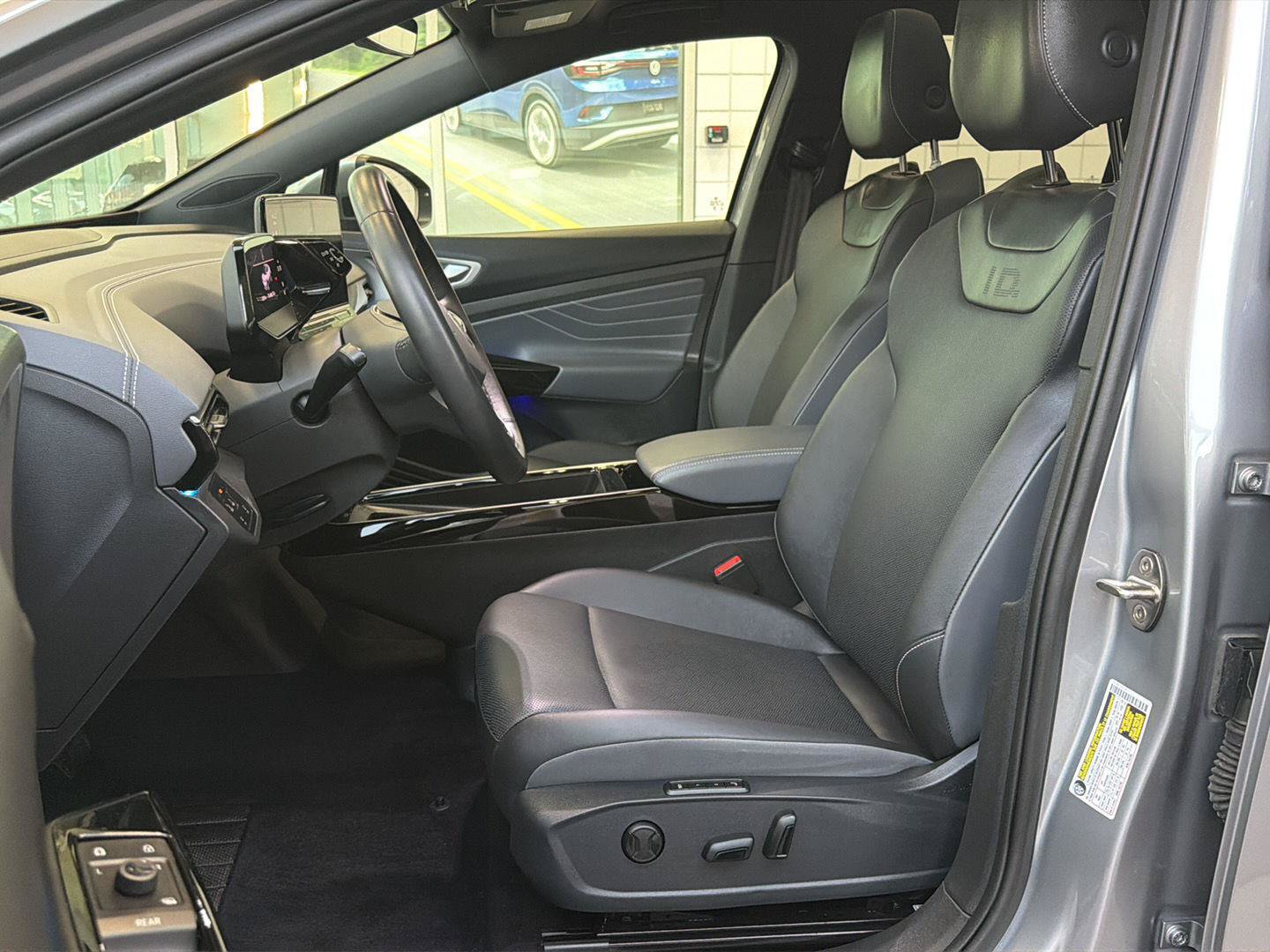 Certified 2023 Volkswagen ID.4 Pro RWD image 16
